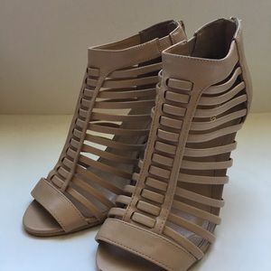 🔥Beautiful🔥Express Caged Wedge Tan Sandals Sz 6
